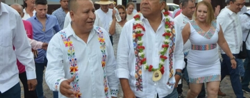 El Presidente municipal, Timoteo Arce Solís, recibe al Gobernador del Estado, Héctor Astudillo Flores, en la cabecera municipal de Cutzamala. Durante su mensaje, el primer edil, agradeció todos los apoyos otorgados al pueblo en general.